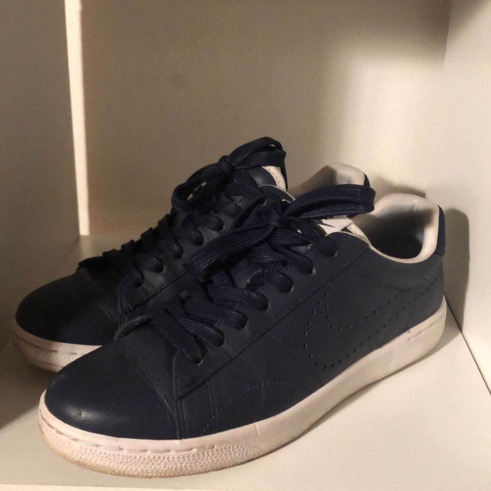 Nike Women’s Tennis Classic Ultra Sneakers